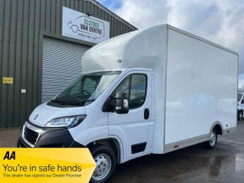 Peugeot Boxer 2.2 BlueHDi 335 Built for Business Low Floor Luton 4dr Diesel Ma