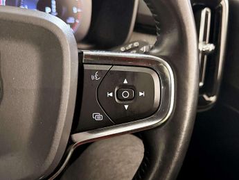 Volvo XC40 2.0 D3 Inscription Pro SUV 5dr Diesel Auto AWD Euro 6 (s/s) (150