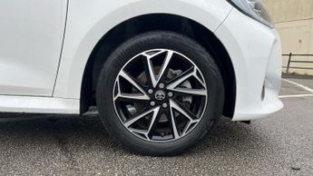 Toyota Yaris 1.5 VVT-h Design E-CVT Euro 6 (s/s) 5dr