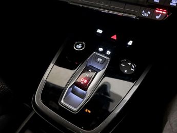 Audi Q4 e-tron 40 S line SUV 5dr Electric Auto 82kWh (204 ps)