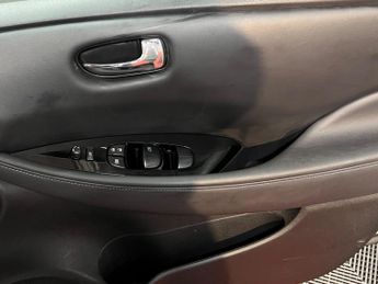 Nissan Leaf 40kWh N-Connecta Auto 5dr