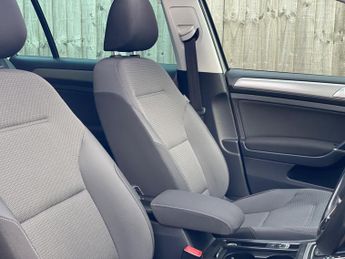 Volkswagen Golf 1.6 TDI BlueMotion Tech Match DSG Euro 6 (s/s) 5dr