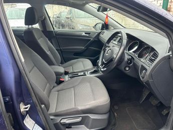 Volkswagen e-Golf 35.8kWh e-Golf Auto 5dr