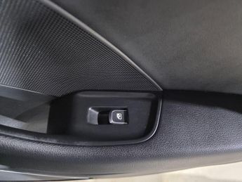 Audi A3 1.5 TFSI CoD S line S Tronic Euro 6 (s/s) 4dr