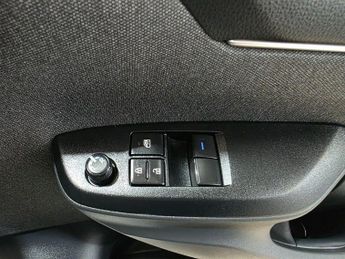 Toyota Yaris 1.5 VVT-h Icon E-CVT Euro 6 (s/s) 5dr