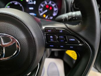 Toyota Yaris 1.5 VVT-h Icon E-CVT Euro 6 (s/s) 5dr