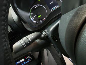 Toyota Yaris 1.5 VVT-h Icon E-CVT Euro 6 (s/s) 5dr