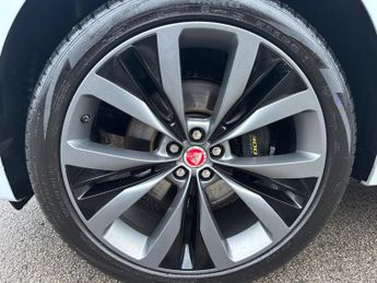 Jaguar F-PACE 3.0 D300 V6 300 Sport Auto AWD Euro 6 (s/s) 5dr