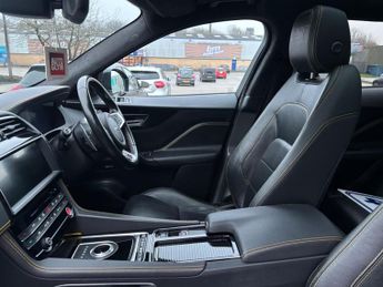 Jaguar F-PACE 3.0 D300 V6 300 Sport Auto AWD Euro 6 (s/s) 5dr