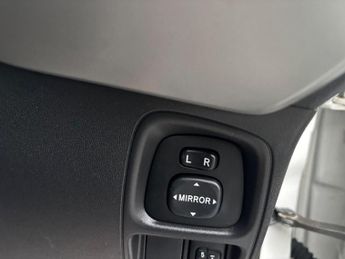 Toyota AYGO 1.0 VVT-i x-play x-shift Euro 5 5dr Euro 5