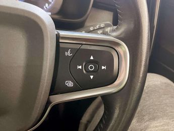 Volvo XC40 1.5h T4 Recharge 10.7kWh Inscription SUV 5dr Petrol Plug-in Hybr