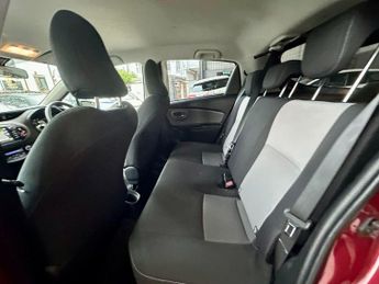 Toyota Yaris 1.5 VVT-h Icon Tech E-CVT Euro 6 (s/s) 5dr