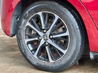 Toyota Yaris 1.5 VVT-h Icon Tech E-CVT Euro 6 (s/s) 5dr