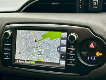 Toyota Yaris 1.5 VVT-h Icon Tech E-CVT Euro 6 (s/s) 5dr