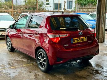 Toyota Yaris 1.5 VVT-h Icon Tech E-CVT Euro 6 (s/s) 5dr