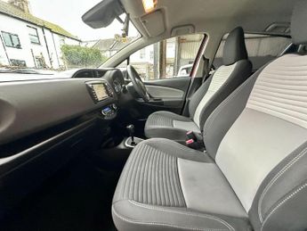 Toyota Yaris 1.5 VVT-h Icon Tech E-CVT Euro 6 (s/s) 5dr