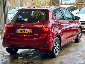 Toyota Yaris 1.5 VVT-h Icon Tech E-CVT Euro 6 (s/s) 5dr