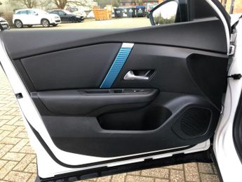 Citroen e-C4 50kWh Shine Plus Auto 5dr (7.4kW Charger)