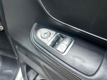 Mercedes-Benz V Class 2.2 V250d BlueTEC Sport G-Tronic+ Euro 6 (s/s) 5dr 8 Seat XLWB