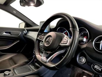 Mercedes-Benz GLA 2.1 GLA220d AMG Line (Premium) SUV 5dr Diesel 7G-DCT 4MATIC Euro