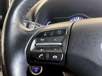 Hyundai KONA 64kWh Premium SE SUV 5dr Electric Auto (7kW Charger) (204 ps)