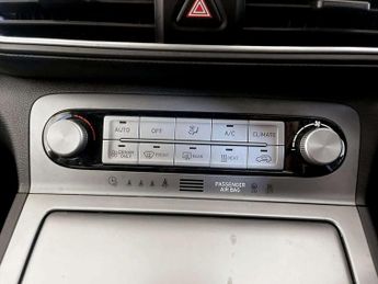 Hyundai KONA 64kWh Premium SE SUV 5dr Electric Auto (7kW Charger) (204 ps)