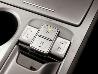 Hyundai KONA 64kWh Premium SE SUV 5dr Electric Auto (7kW Charger) (204 ps)