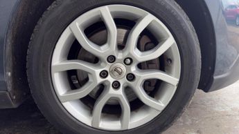 Volvo V40 Cross Country 1.5 T3 Pro Hatchback 5dr Petrol Auto Euro 6 (s/s) (152 ps)