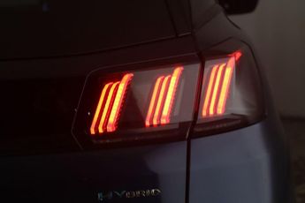 Peugeot 3008 1.6 13.2kWh Allure Premium e-EAT Euro 6 (s/s) 5dr