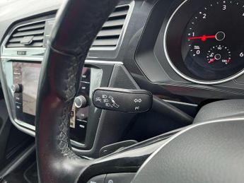 Volkswagen Tiguan 2.0 TDI SE Navigation DSG 4Motion Euro 6 (s/s) 5dr