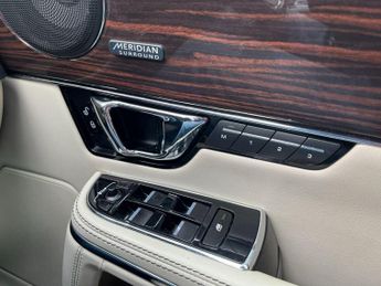 Jaguar XJ 3.0d V6 Portfolio Auto Euro 5 (s/s) 4dr