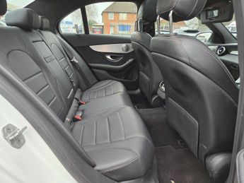 Mercedes-Benz C Class 2.1 C250d AMG Line (Premium Plus) 7G-Tronic+ Euro 6 (s/s) 4dr
