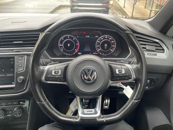 Volkswagen Tiguan 2.0 TDI BlueMotion Tech R-Line DSG Euro 6 (s/s) 5dr