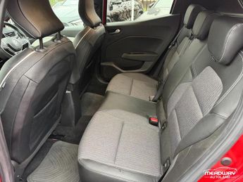 Renault Clio 1.6 E-TECH Techno Auto Euro 6 (s/s) 5dr