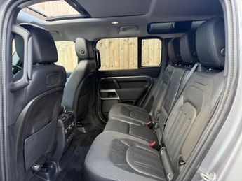 Land Rover Defender 110 2.0 SD4 SE Auto 4WD Euro 6 (s/s) 5dr