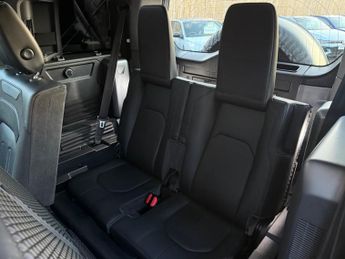 Land Rover Defender 110 2.0 SD4 SE Auto 4WD Euro 6 (s/s) 5dr