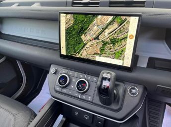 Land Rover Defender 90 3.0 D250 MHEV X-Dynamic HSE Auto 4WD Euro 6 (s/s) 3dr