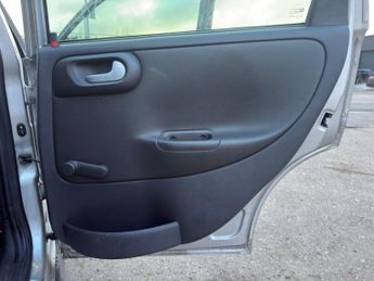 Vauxhall Corsa 1.2i 16v SXi+ 5dr