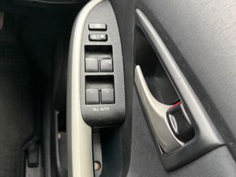 Toyota Prius 1.5 CVT 4dr