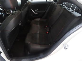 Mercedes-Benz A Class 1.5 A180d AMG Line (Executive) 7G-DCT Euro 6 (s/s) 4dr