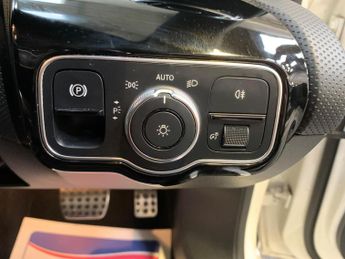 Mercedes-Benz A Class 1.5 A180d AMG Line (Executive) 7G-DCT Euro 6 (s/s) 4dr