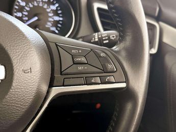 Nissan Qashqai 1.3 DIG-T Tekna SUV 5dr Petrol Manual Euro 6 (s/s) (140 ps)