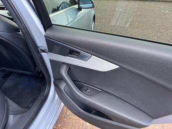 Audi A4 Avant 2.0 TDI S line S Tronic quattro Euro 6 (s/s) 5dr