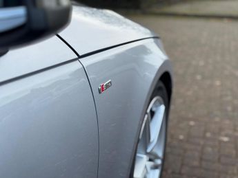 Audi A4 Avant 2.0 TDI S line S Tronic quattro Euro 6 (s/s) 5dr