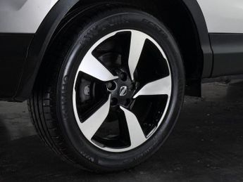 Nissan Qashqai 1.6 dCi N-Connecta XTRON 2WD Euro 6 (s/s) 5dr