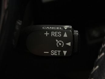 Toyota Yaris 1.5 VVT-h Icon Tech E-CVT Euro 6 (s/s) 5dr