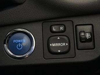 Toyota Yaris 1.5 VVT-h Icon Tech E-CVT Euro 6 (s/s) 5dr