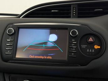 Toyota Yaris 1.5 VVT-h Icon Tech E-CVT Euro 6 (s/s) 5dr