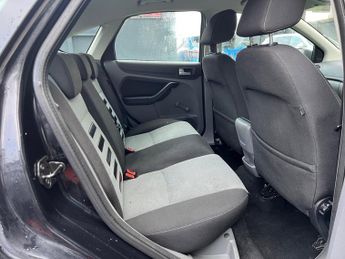 Ford Focus 1.6 Zetec 5dr