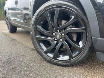 Land Rover Discovery Sport 2.0 TD4 HSE Black Auto 4WD Euro 6 (s/s) 5dr